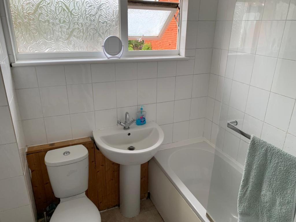 Eastbourne Late Check In Available Leilighet Polegate Eksteriør bilde